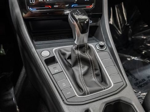 Used 2025 Volkswagen Jetta SE FWD image 21