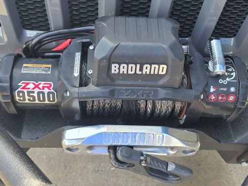 Used 2023 Jeep Wrangler Sport S image 9