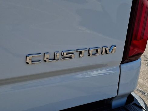 Used 2021 Chevrolet Silverado 2500 Custom w/ Custom Value Package AWD/4WD image 29