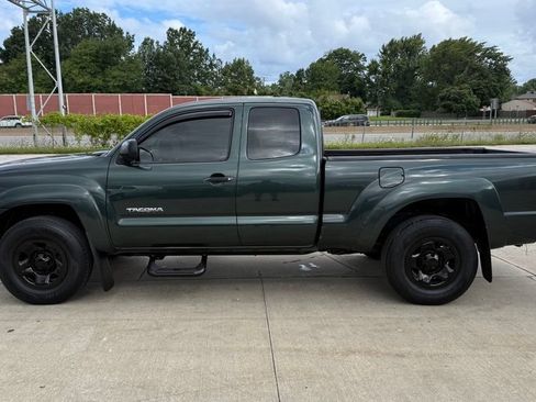 Used 2011 Toyota Tacoma 4x4 Access Cab w/ SR5 Pkg #2 image 11