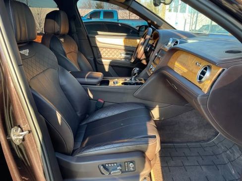 Used 2018 Bentley Bentayga Onyx Edition image 36