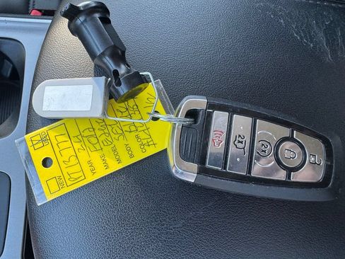 Used 2024 Ford Edge SEL w/ Convenience Package AWD/4WD image 12