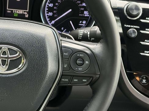 Used 2018 Toyota Camry SE FWD image 13