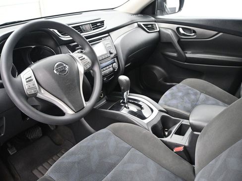 Used 2015 Nissan Rogue SV AWD/4WD image 2