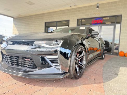 Used 2018 Chevrolet Camaro SS image 24