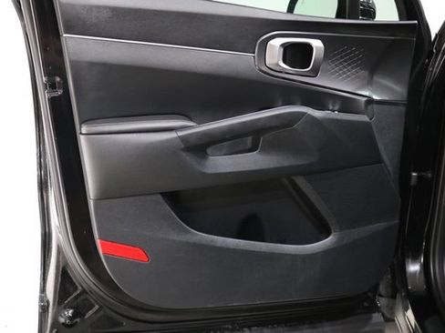 Used 2025 Kia Sorento LX FWD image 18