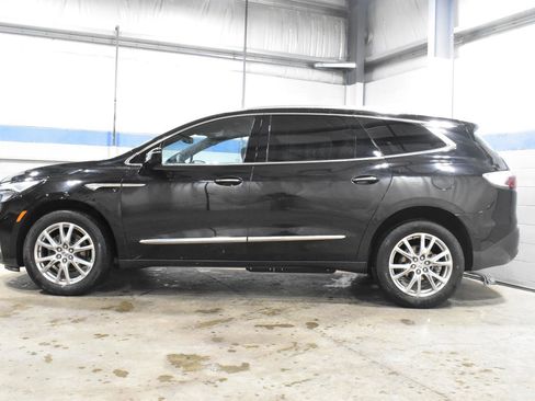 Used 2024 Buick Enclave Essence w/ Experience Buick Package FWD image 28