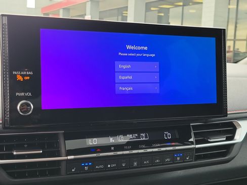 Used 2025 Toyota Sienna XSE w/ XSE Premium Package FWD image 26