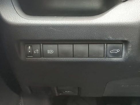 Used 2021 Toyota RAV4 XLE w/ Convenience Package FWD image 28
