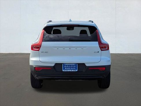 New 2026 Volvo XC40 B5 Ultra w/ Climate Package AWD/4WD image 5