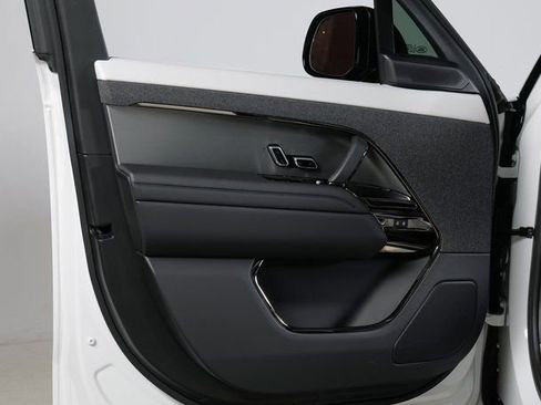 Used 2024 Land Rover Range Rover Sport Dynamic SE image 23