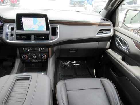 Certified 2022 Chevrolet Suburban High Country image 17