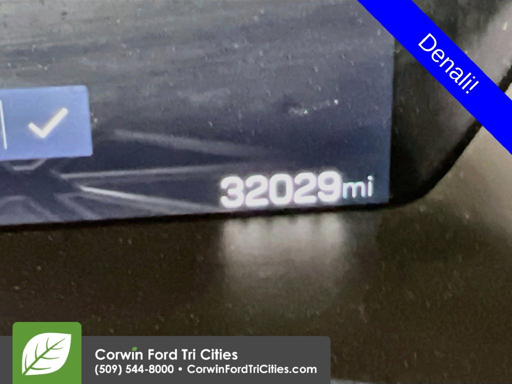 Used 2024 GMC Canyon Denali AWD/4WD image 2