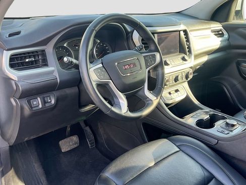 Used 2023 GMC Acadia SLT FWD image 9