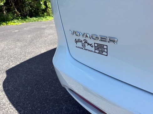 Used 2023 Chrysler Voyager LX FWD image 14
