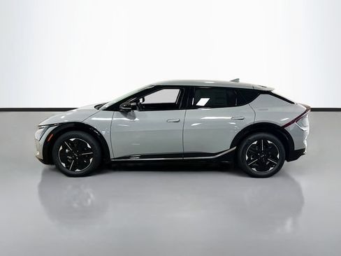 New 2026 Kia EV6 Wind RWD image 4