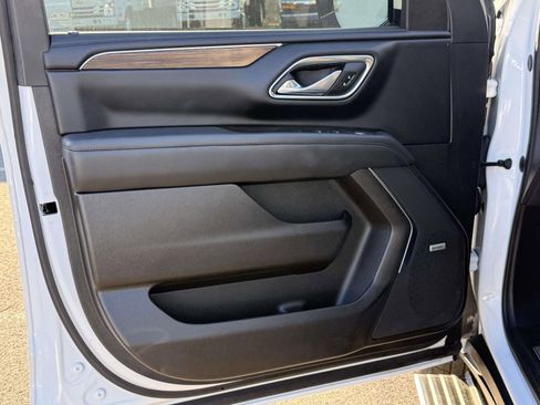 Certified 2023 Chevrolet Suburban High Country image 18