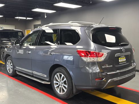Used 2013 Nissan Pathfinder SL image 4