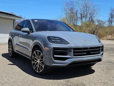 Certified 2025 Porsche Cayenne Coupe AWD/4WD image 9