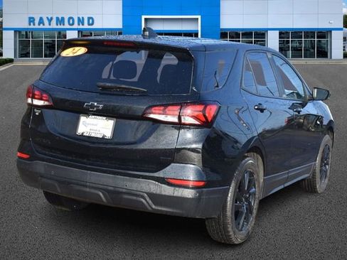 Used 2024 Chevrolet Equinox LS w/ LS Convenience Package image 3