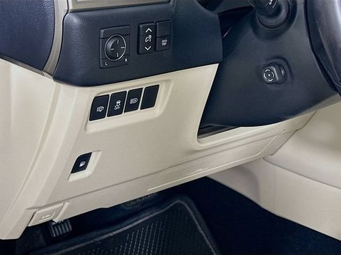 Used 2020 Lexus GX 460 Premium w/ Premium Package AWD/4WD image 10