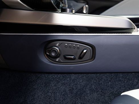 Used 2025 Aston Martin Vanquish V12 image 23