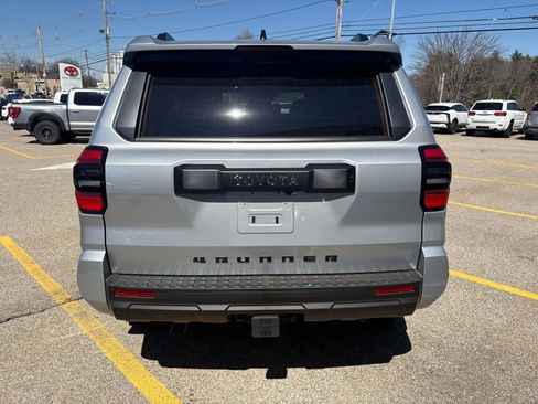 New 2026 Toyota 4Runner SR5 image 4