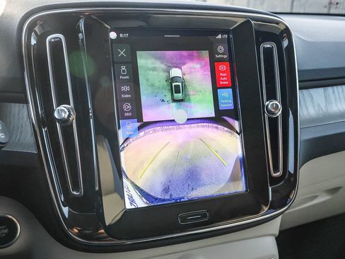 New 2026 Volvo XC40 B4 Plus w/ Climate Package FWD image 37
