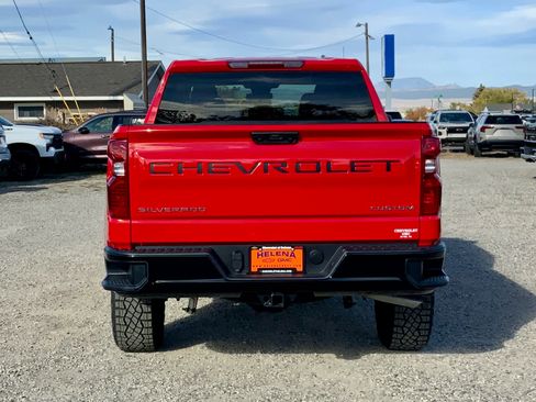 New 2026 Chevrolet Silverado 1500 Custom Trail Boss w/ LPO, Dark Essentials Package image 4