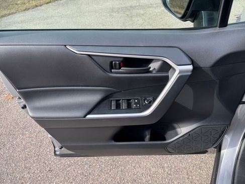 Used 2025 Toyota RAV4 LE image 18