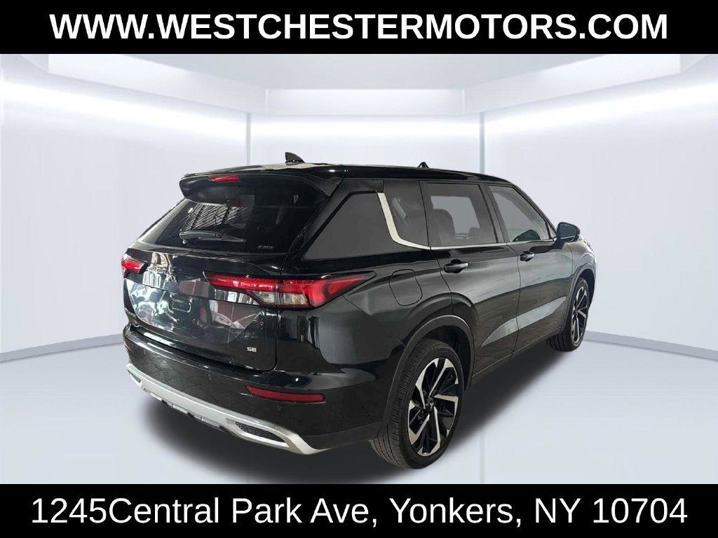 Used 2024 Mitsubishi Outlander SE Black Edition AWD/4WD image 4