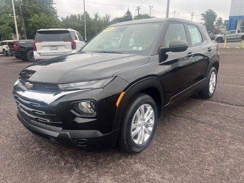 Used 2023 Chevrolet TrailBlazer LS FWD image 3