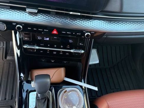 Used 2024 Kia Carnival SX Prestige image 24