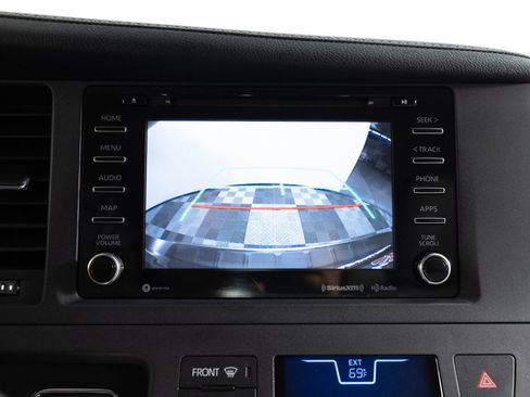Used 2019 Toyota Sienna XLE FWD image 42