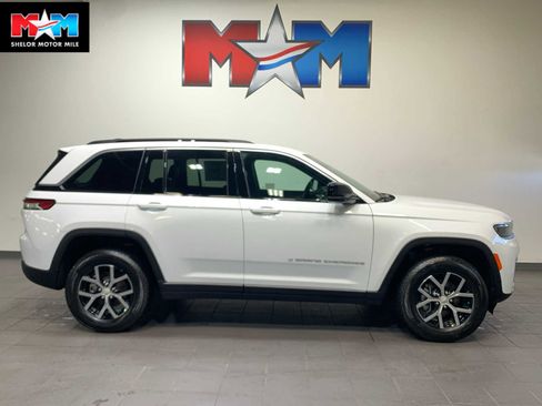 New 2026 Jeep Grand Cherokee Limited AWD/4WD image 1