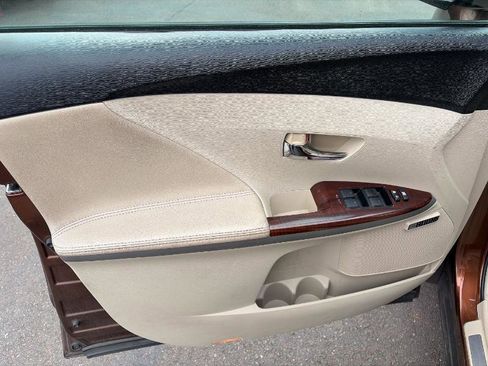 Used 2011 Toyota Venza AWD image 11