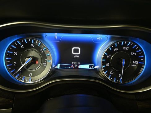 Used 2022 Chrysler 300 Touring w/ Sport Appearance Package image 24