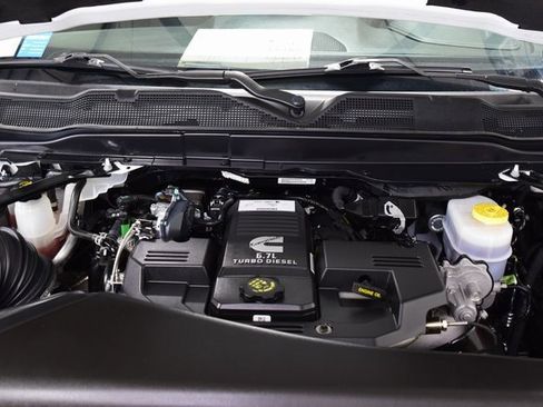 Used 2024 RAM 2500 Laramie w/ Night Edition image 27