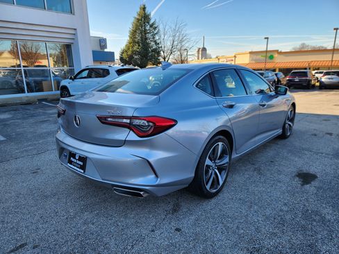 Certified 2025 Acura TLX w/ Technology Package image 4