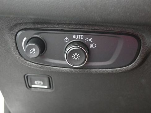 Used 2024 GMC Terrain SLE AWD/4WD image 34