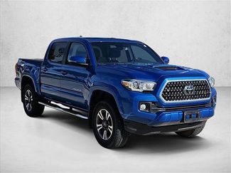 Used 2018 Toyota Tacoma TRD Sport w/ Technology Package video 3