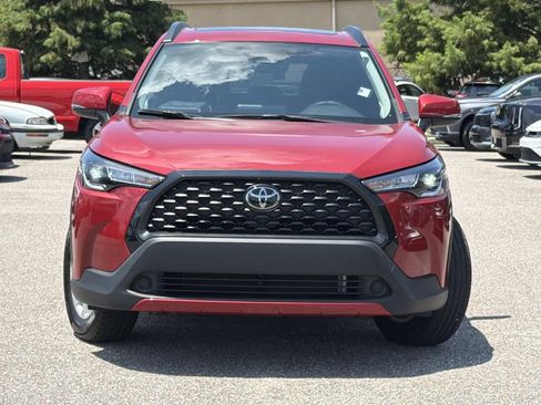 Used 2024 Toyota Corolla Cross LE w/ Moonroof Package FWD image 2