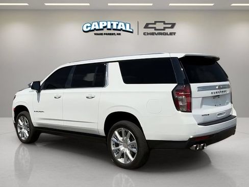 Used 2024 Chevrolet Suburban High Country AWD/4WD image 3
