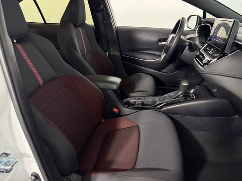 Used 2025 Toyota Corolla SE w/ Convenience Package image 31