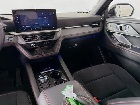 Used 2025 Ford Explorer ST image 25