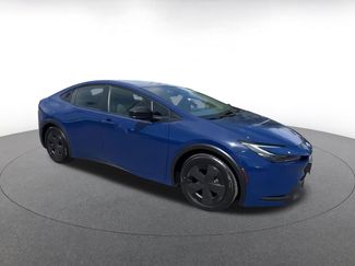 Used 2025 Toyota Prius LE video 2