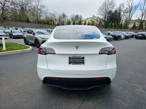 Used 2023 Tesla Model Y Long Range image 9