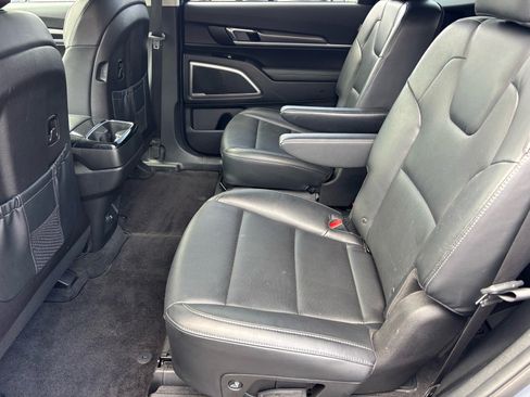 Used 2023 Kia Telluride S w/ S Sunroof Package FWD image 8
