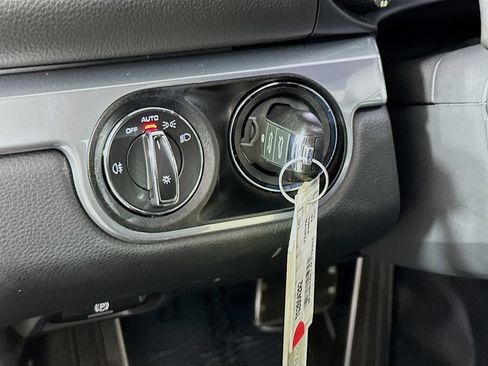 Used 2018 Porsche 718 Cayman GTS image 10