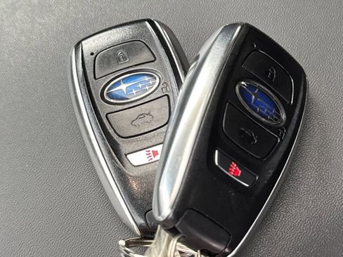 Used 2021 Subaru Outback Premium image 34